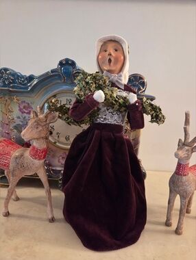 Byers Choice 2004 Victorian Lady